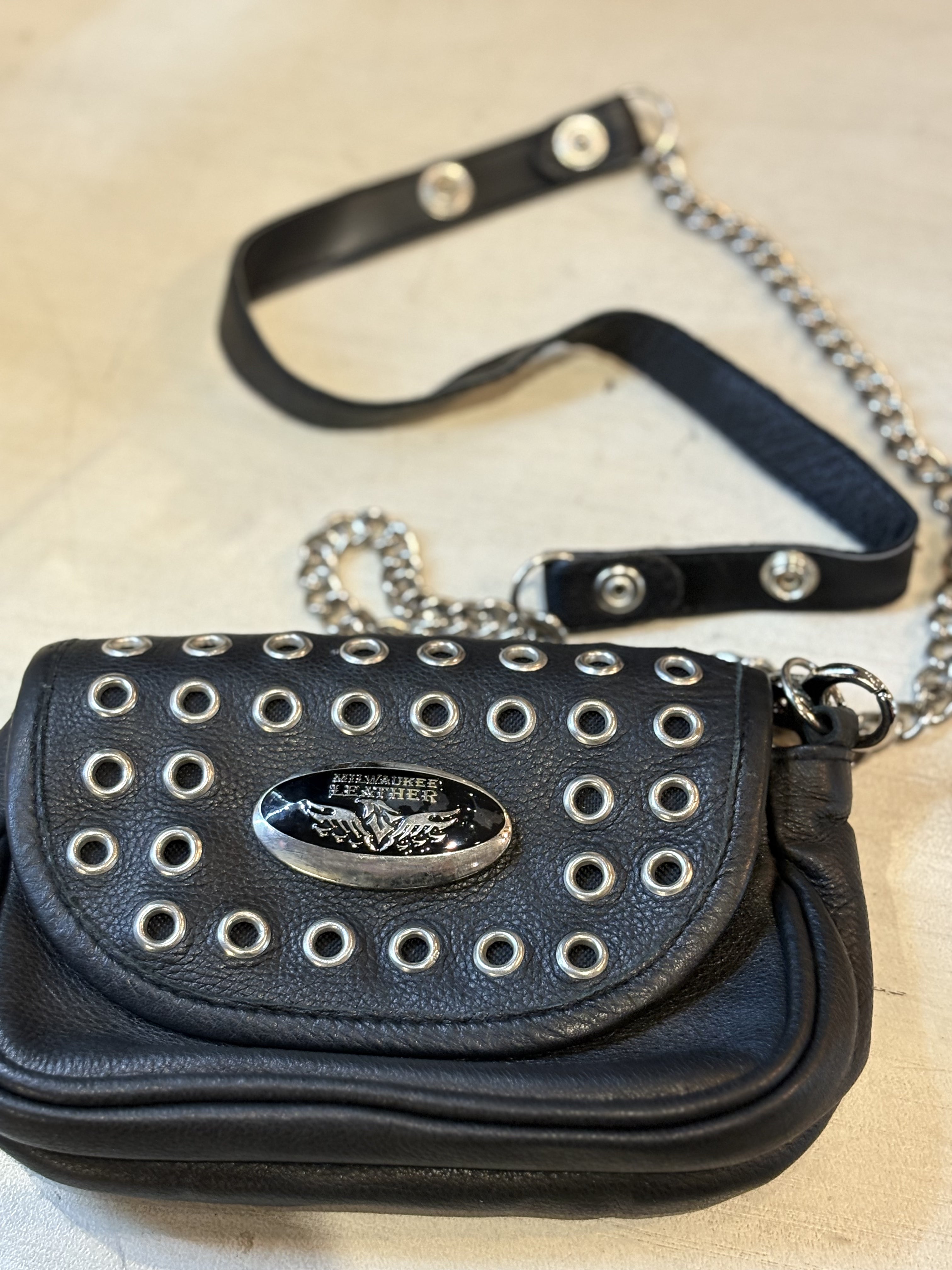 Shoulder Bag - Ladies Leather/Chain Strap - Black